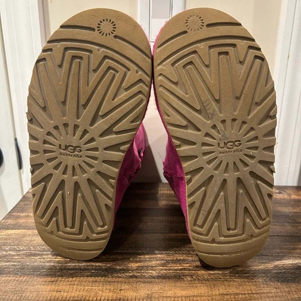 UGG Kids Sz 4 K Lil Sunshine Suede Boot Victorian Pink MidCalf Sheepskin Lining
